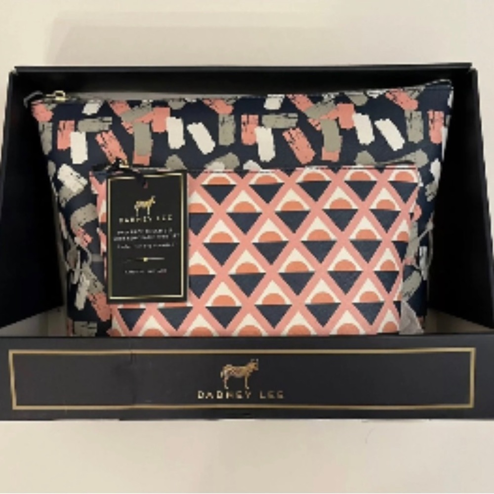 2 pc set of make up bags